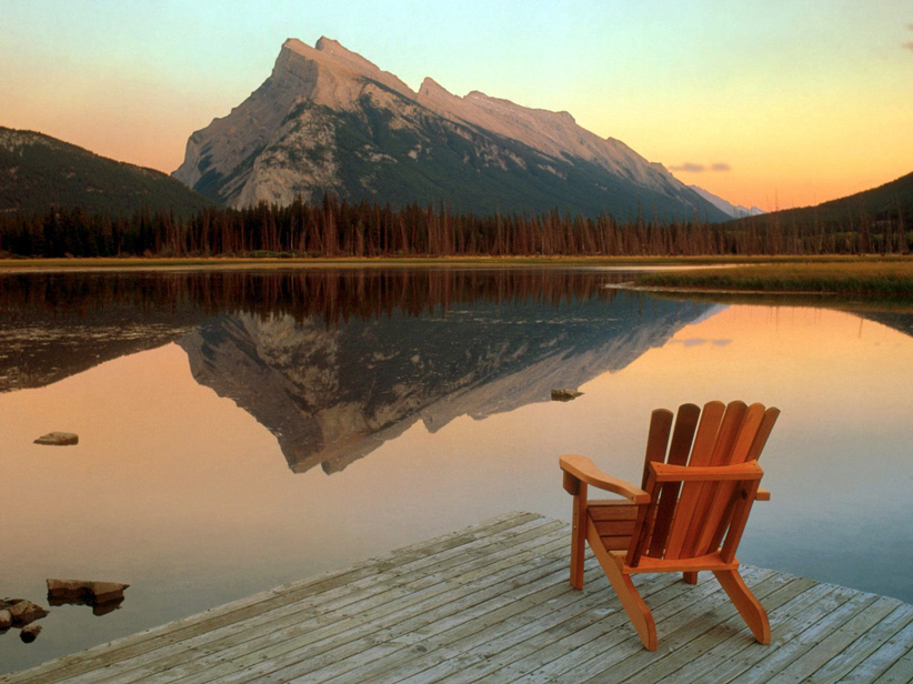vermillion_lake_escape_mount_rundle_reflected_banff_national_park_canada